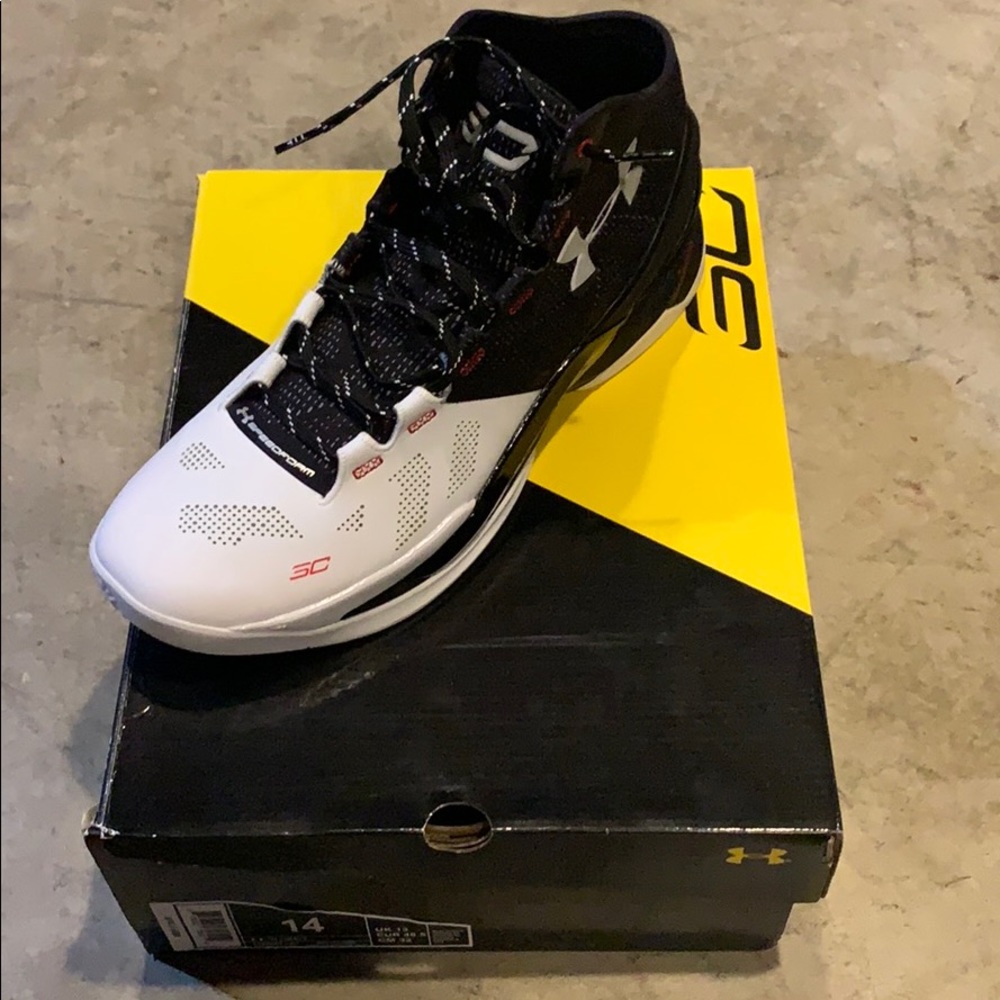 Under Armor Curry 2. sz 14 black. Brand New